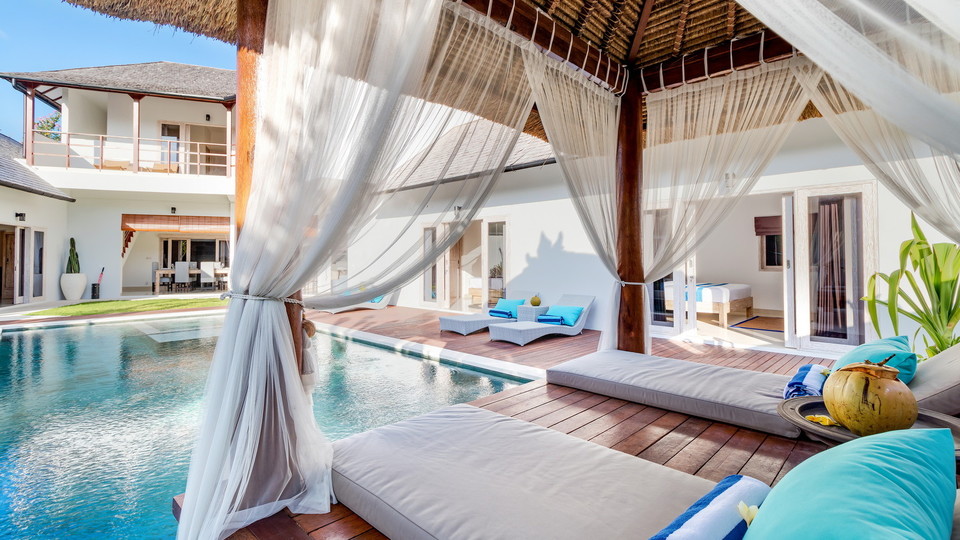 Charming 7BR Villa W/ Pool & Balcony in Bali, Bali villa 2206
