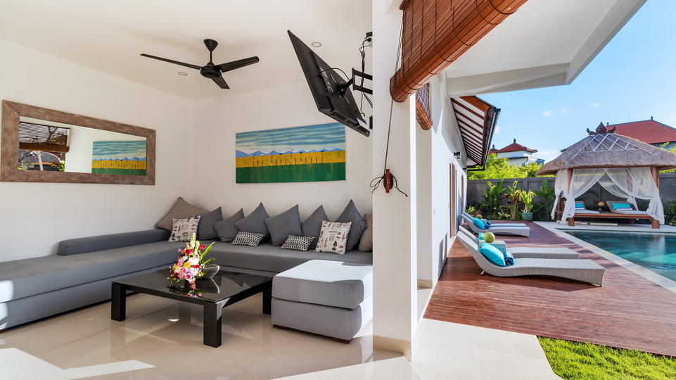 Charming 7BR Villa W/ Pool & Balcony in Bali, Bali villa 2206