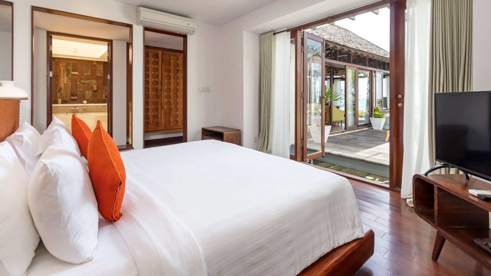 Peaceful 16BR Villa W/ Pool in Bali, Bali Villa 2209