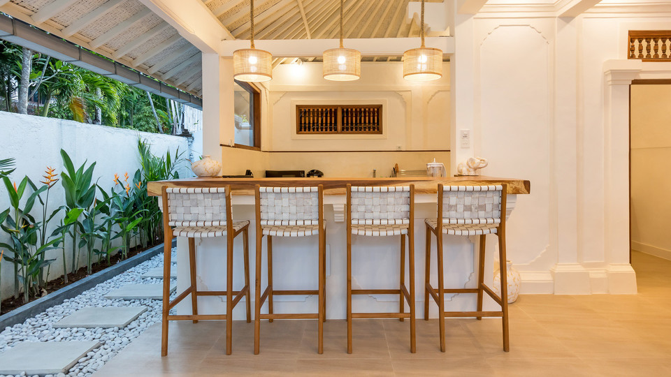 Amazing 4BR Villa With Pool in Bali, Bali Villa 2211