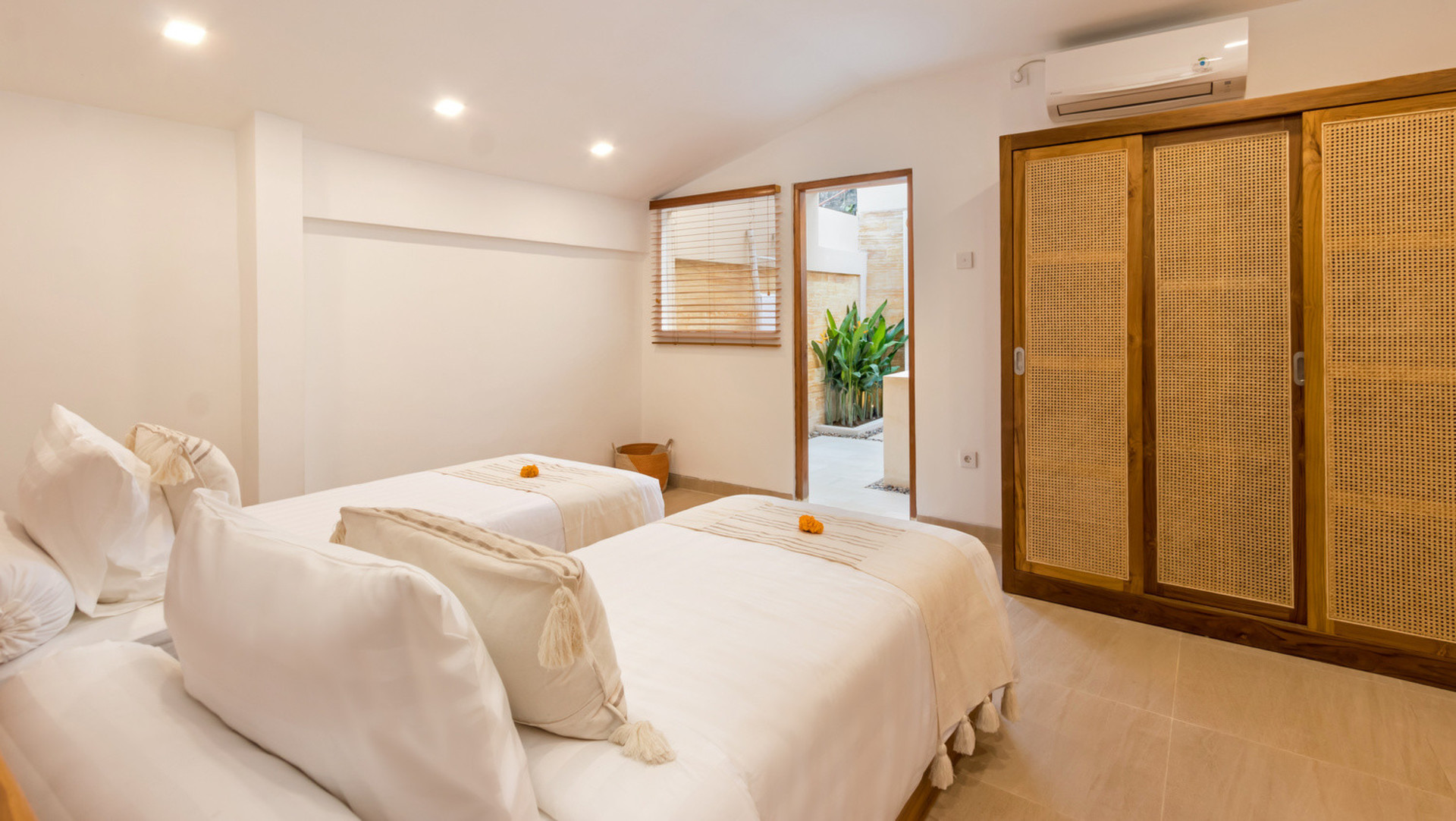 Wonderful 4BR Villa with Pool, Bali Villa 2212