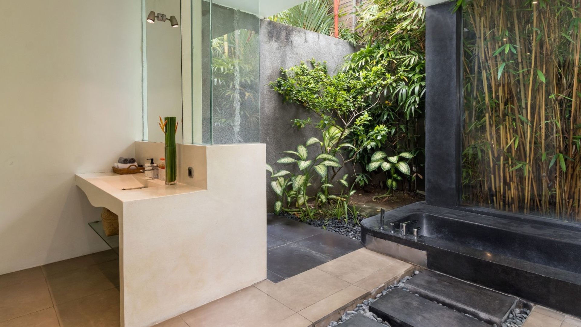 Cozy 2BR Villa W/Amazing Pool Area, Bali Villa 2216