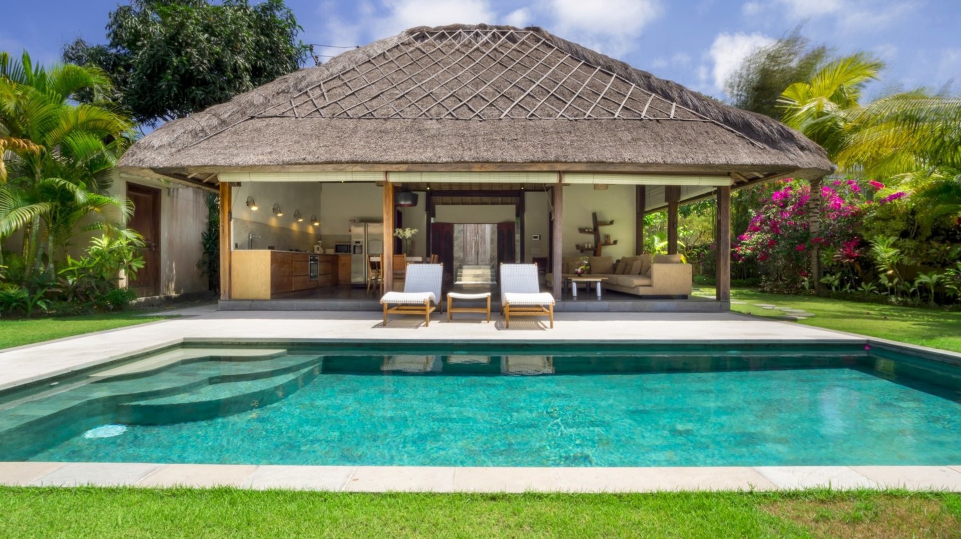 Great 2BR Villa W/ Amazing Pool & Garden, Bali Villa 2226