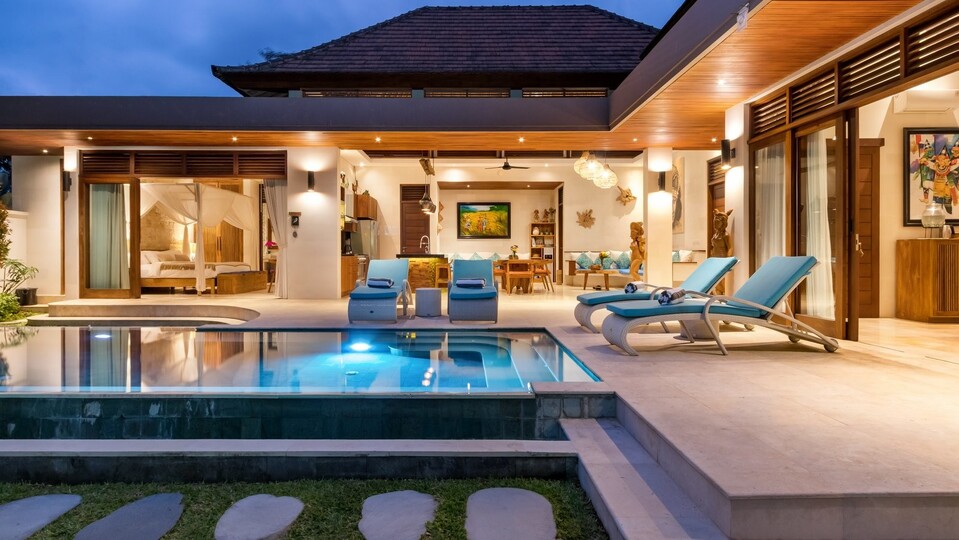 Enjoying Your Holiday in a Luxury 5 Star Villa in Candidasa, For Less Than a Hotel, Villa Bali 2243