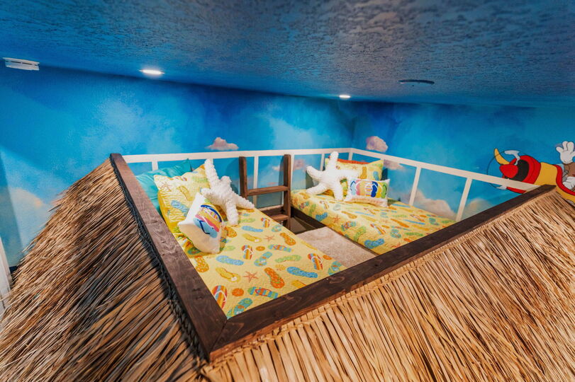 Rent the Perfect 4 Bedroom Villa, Reunion Resort Villa 1018