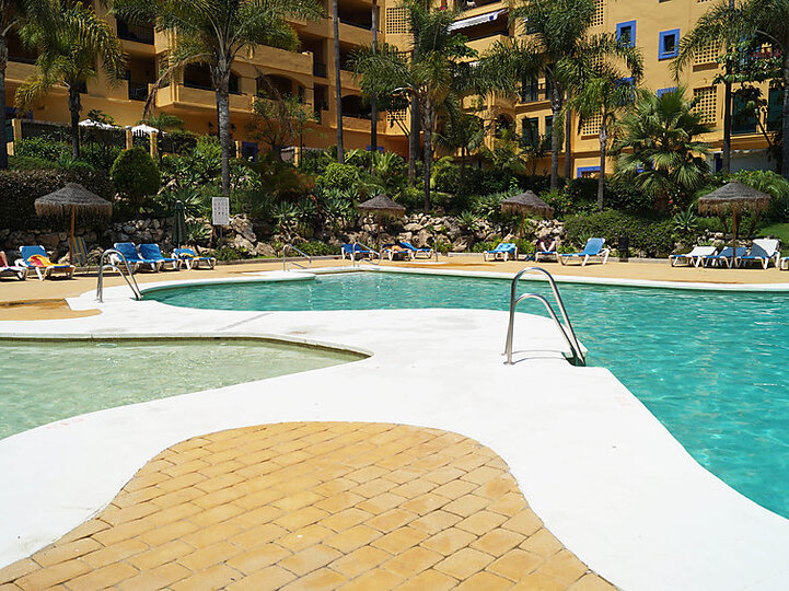 Stylish 3-Bedroom Retreat, Costa del Sol Apartment 1193