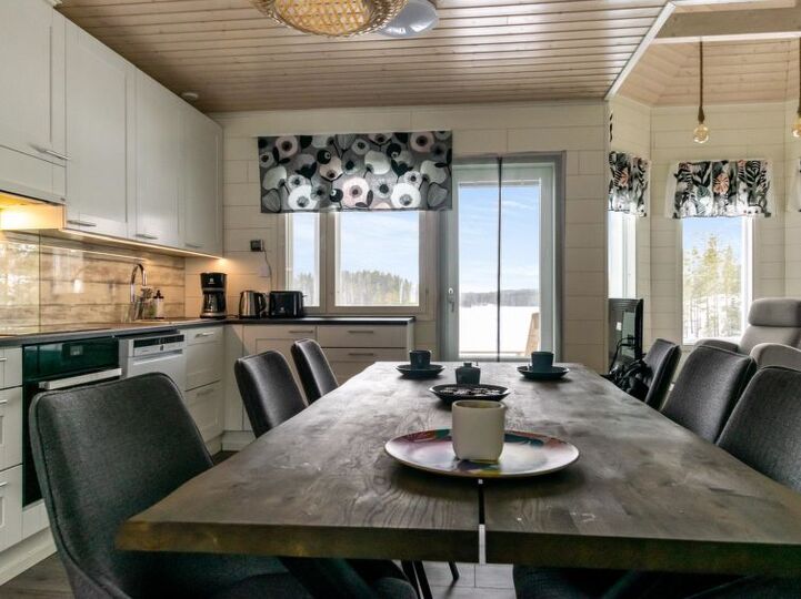 Your Perfect Getaway, Rautalampi 1079