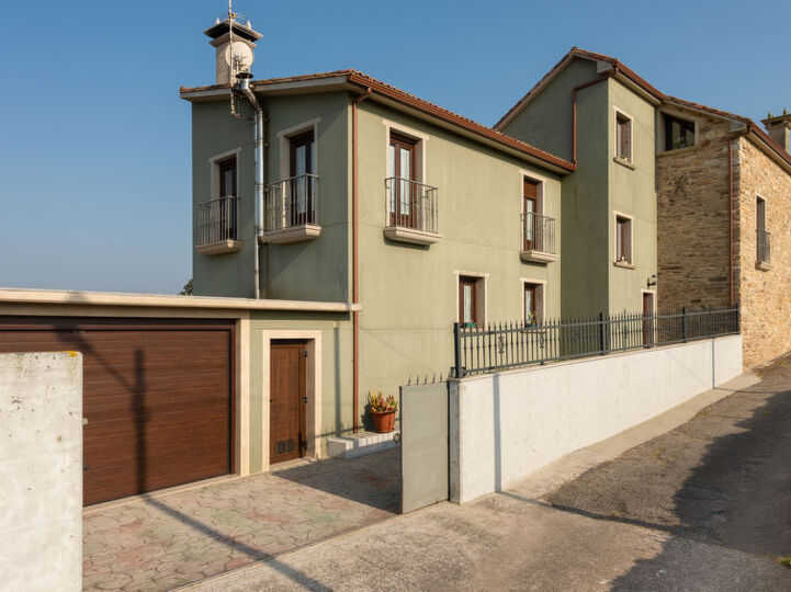 Dreamy 4 Bedroom Escape in Galicia,1000, Malpica, Spain