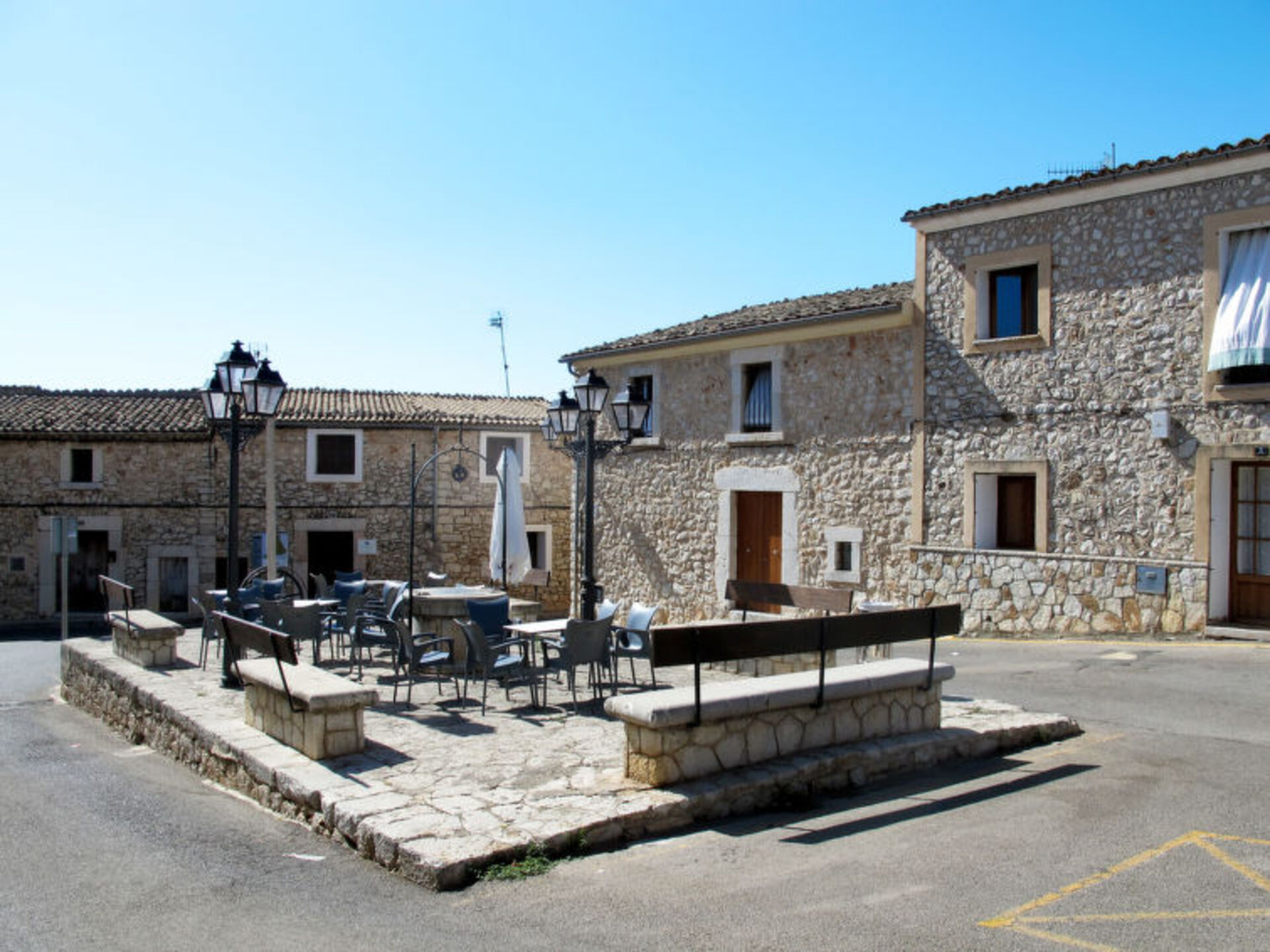 Serene Haven: 4 Bedroom Villa in Mallorca,1625