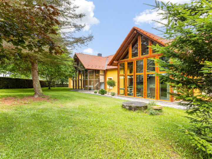 Heavenly Retreat: 6BR Villa in Jihočeský kraj,1022, Jihočeský kraj, Czech Republic