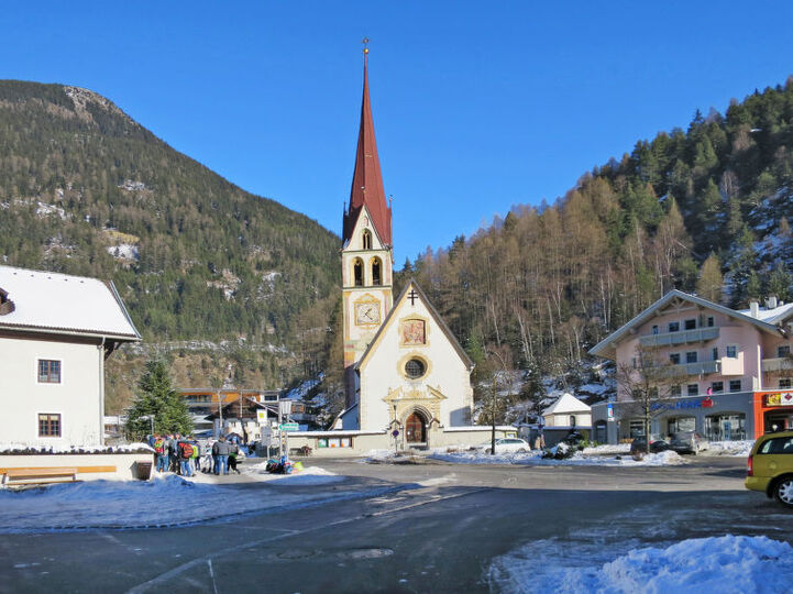 Tranquil 3 Bedroom Oasis in Tyrol City, 1256