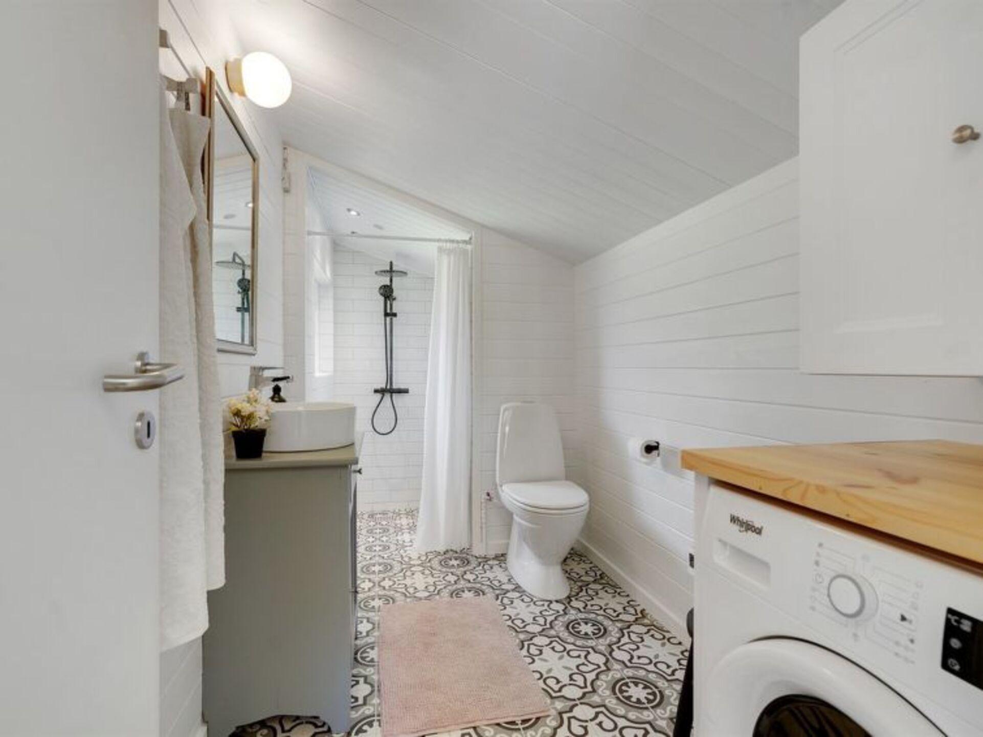 Bathroom / Wellness