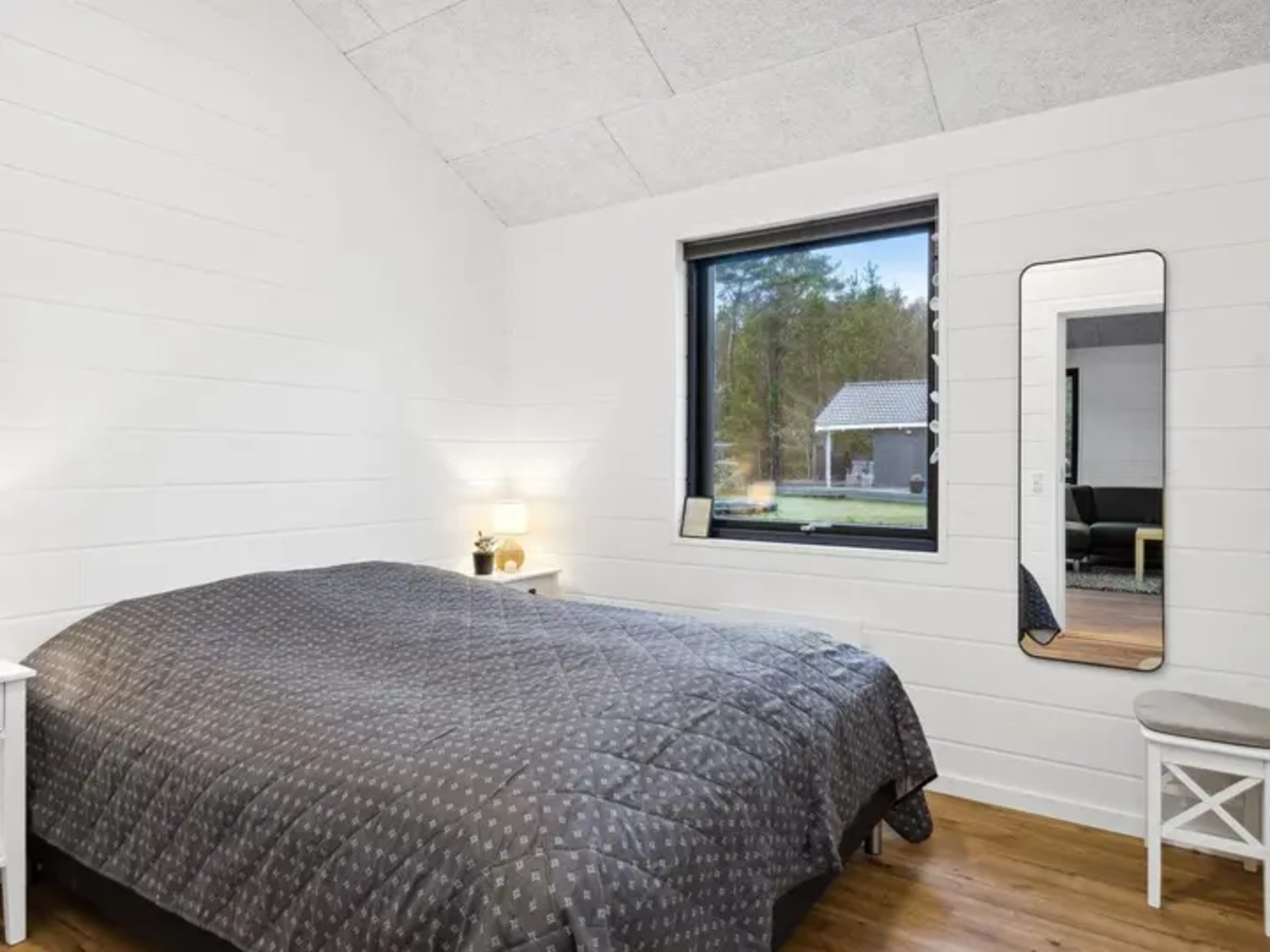 Perfect Family Retreat, Hals 1007