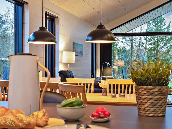 Perfect Family Retreat, Hals 1007