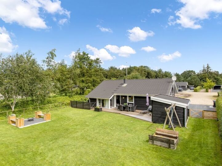 Exclusive Home in Perfect Location, Hemmet 1020, Hemmet, Denmark