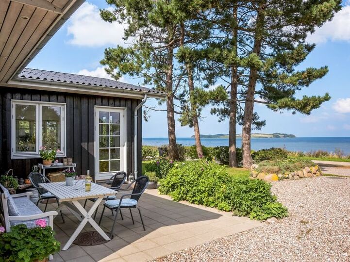 Exclusive Home in Perfect Location, Føllenslev 1016, Føllenslev, Denmark