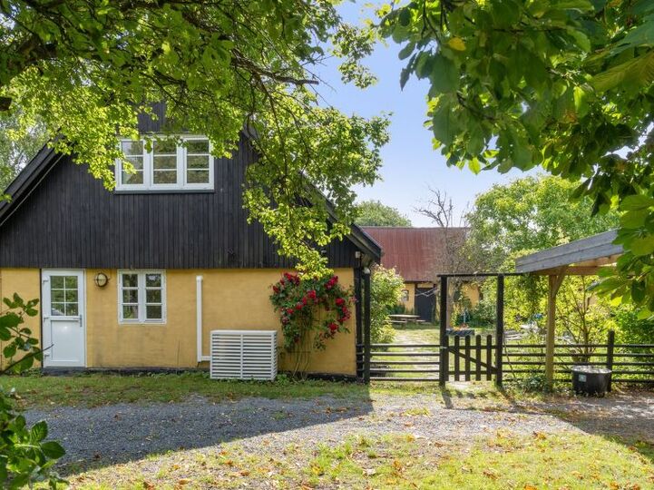 Your Perfect Getaway, Aakirkeby 1093, Aakirkeby, Denmark