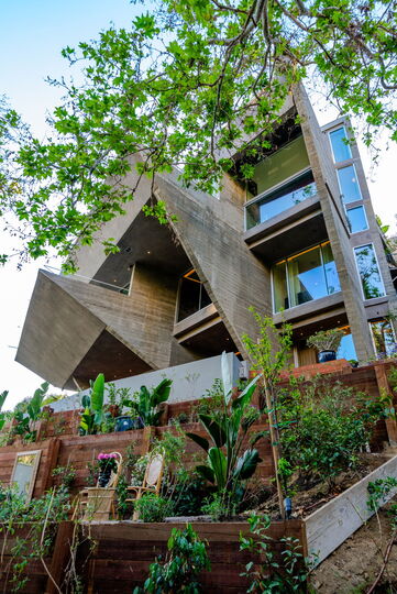 Hollywood Majesty: G Residence