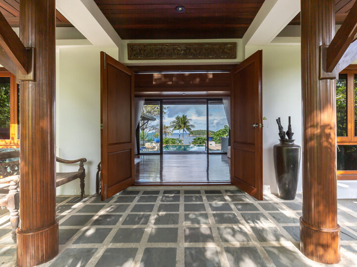 Escape to Paradise: 4 Bedroom Villa in Phuket,1002, Tambon Karon, Thailand
