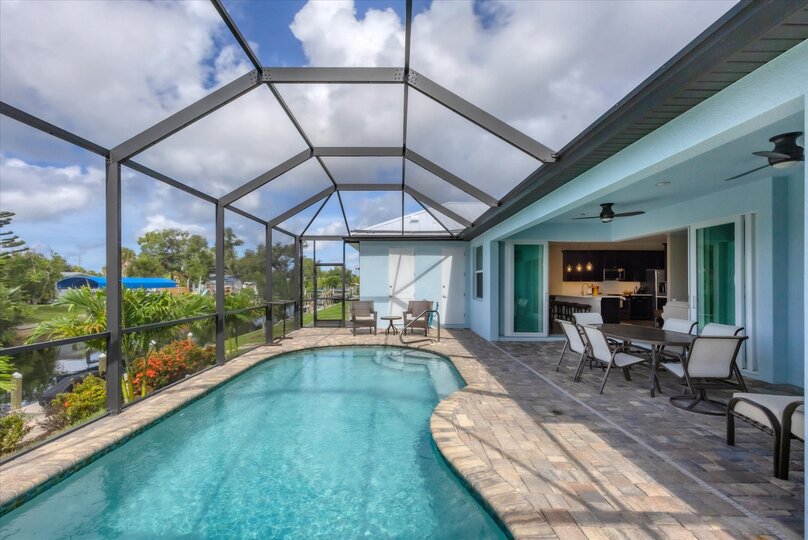 Private Pool & Dock, Charlotte County Villa 5890, Englewood, United States