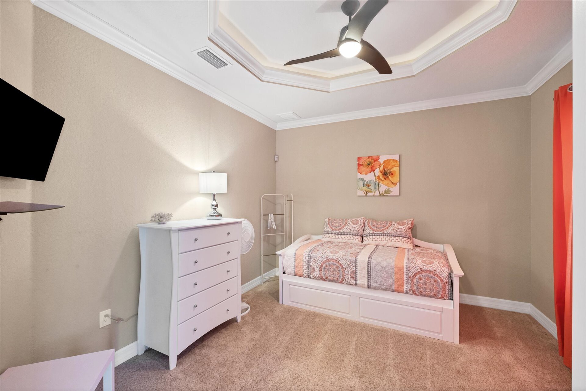 Guest bedroom 3 with full-size daybed and twin trundle