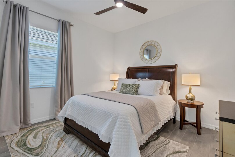 Guest bedroom 1 with queen bed