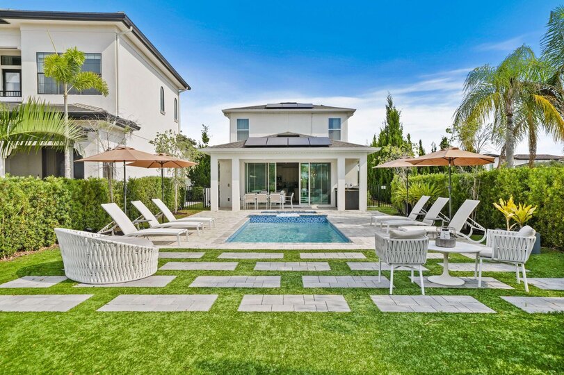 Chic and Stylish 4 Bedroom Haven in Reunion Resort, Kissimmee, United States