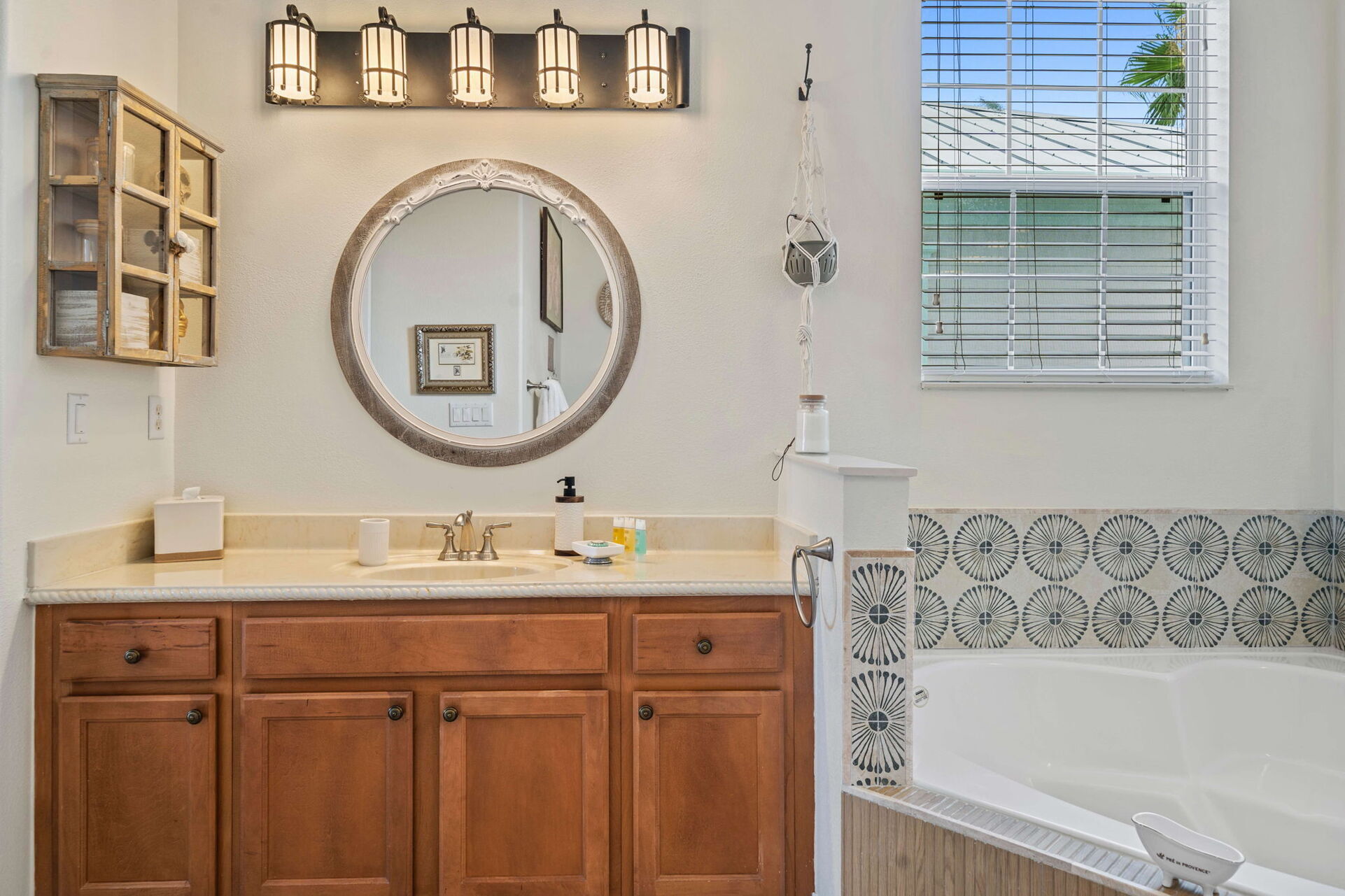 Escape to a Luxurious Safari Experience, Orlando Villa 6681