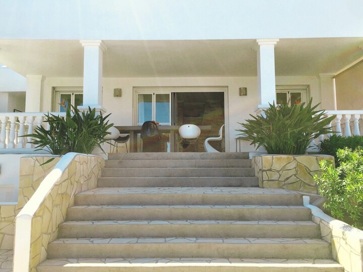 Stunning 5 Bedroom Villa, Ibiza Villa 1451