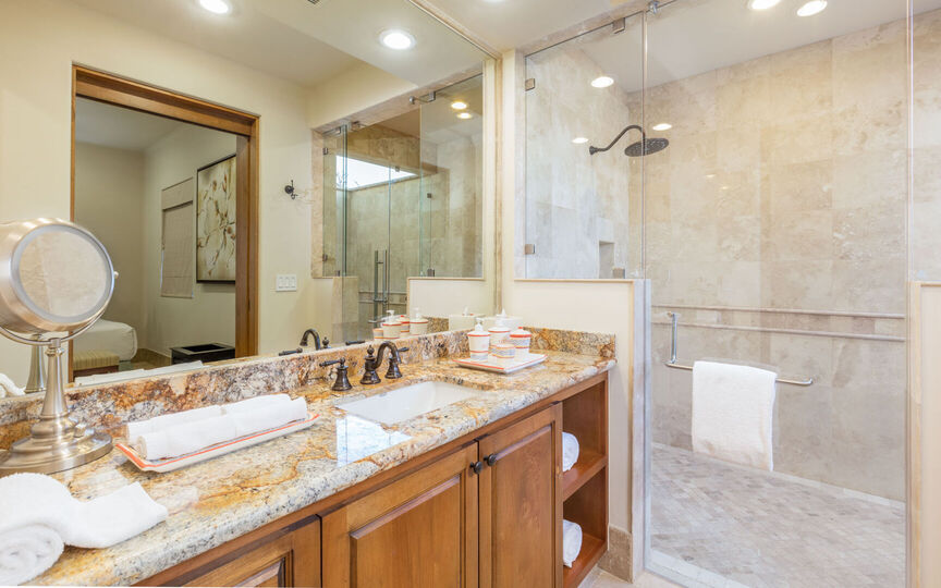 A Luxurious Escape in the Heart of Diamante, Cabo San Lucas Villa 1051