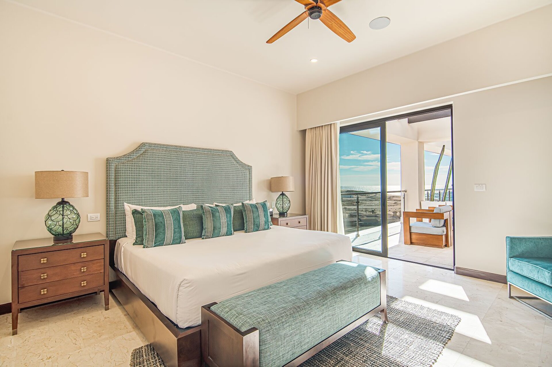Luxurious Oasis with Breathtaking Pacific Views at Cabo San Lucas 1052