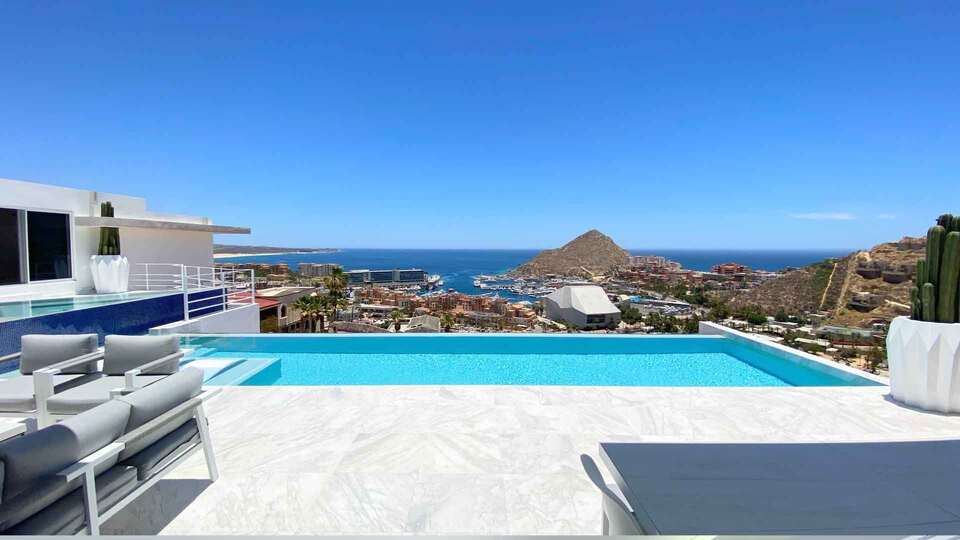 Indulge in Opulence at Cabo San Lucas Villa 1056 - Luxury Redefined