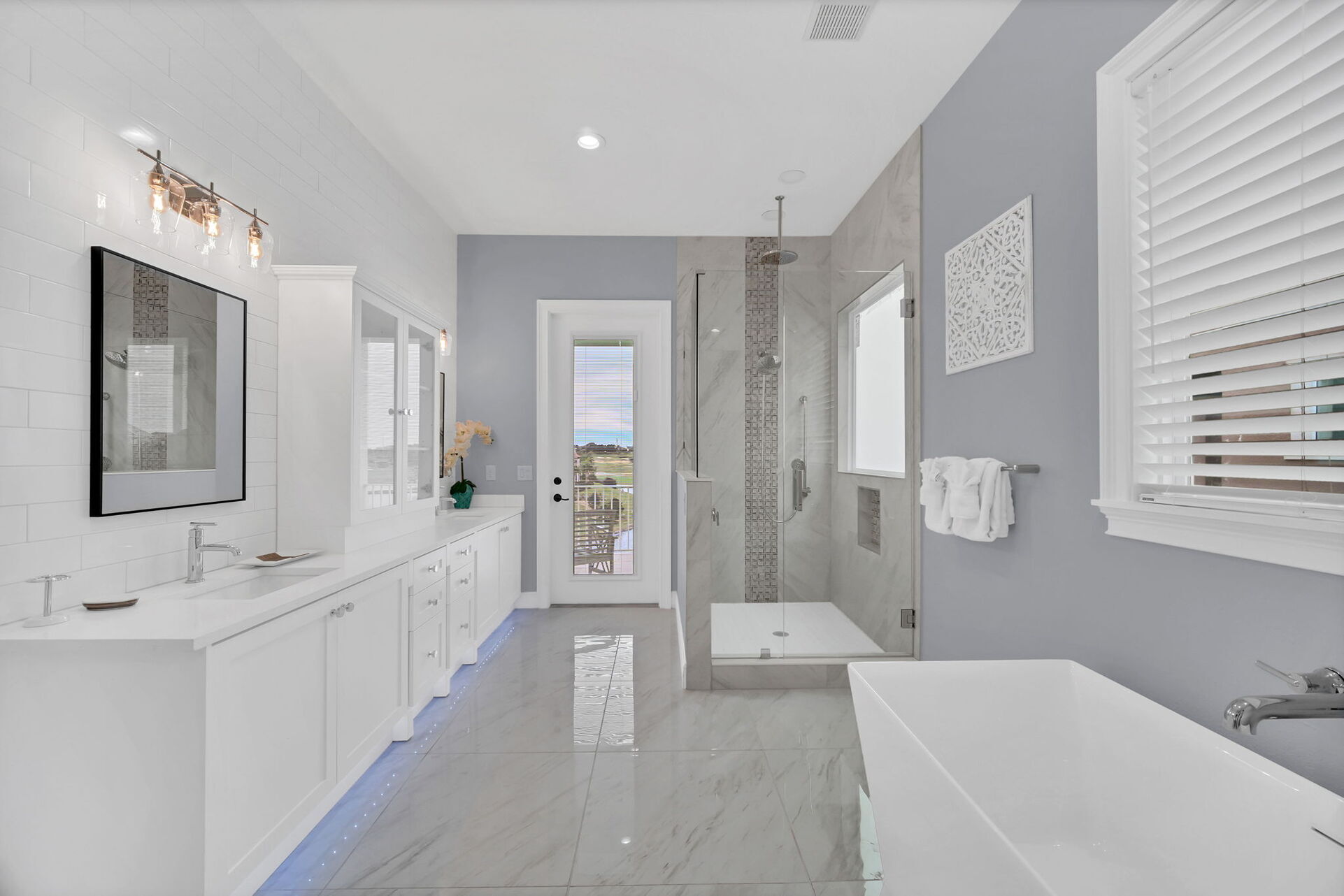 The master en-suite with access to the balcony