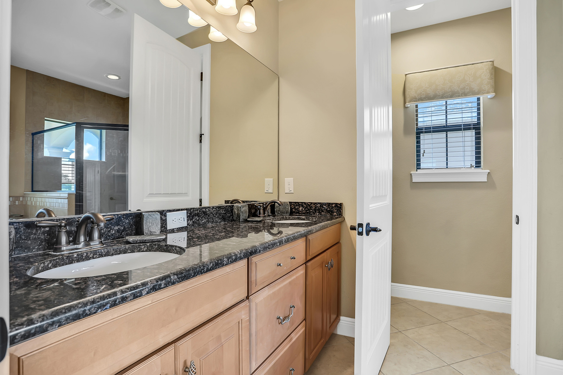 Modern 5 Bedroom Oasis in Orlando,6534