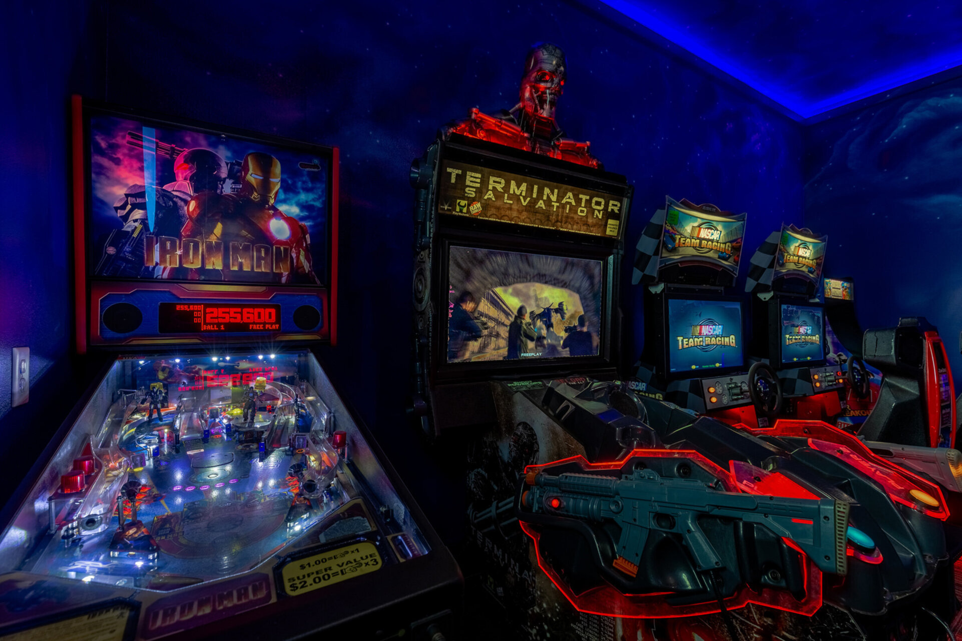 Have fun on the Iron Man Pinball machine