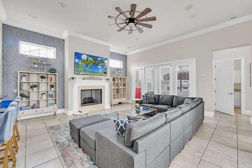 Disclaimer: Fireplace(s) not allowed for guest use, homeowner use only.