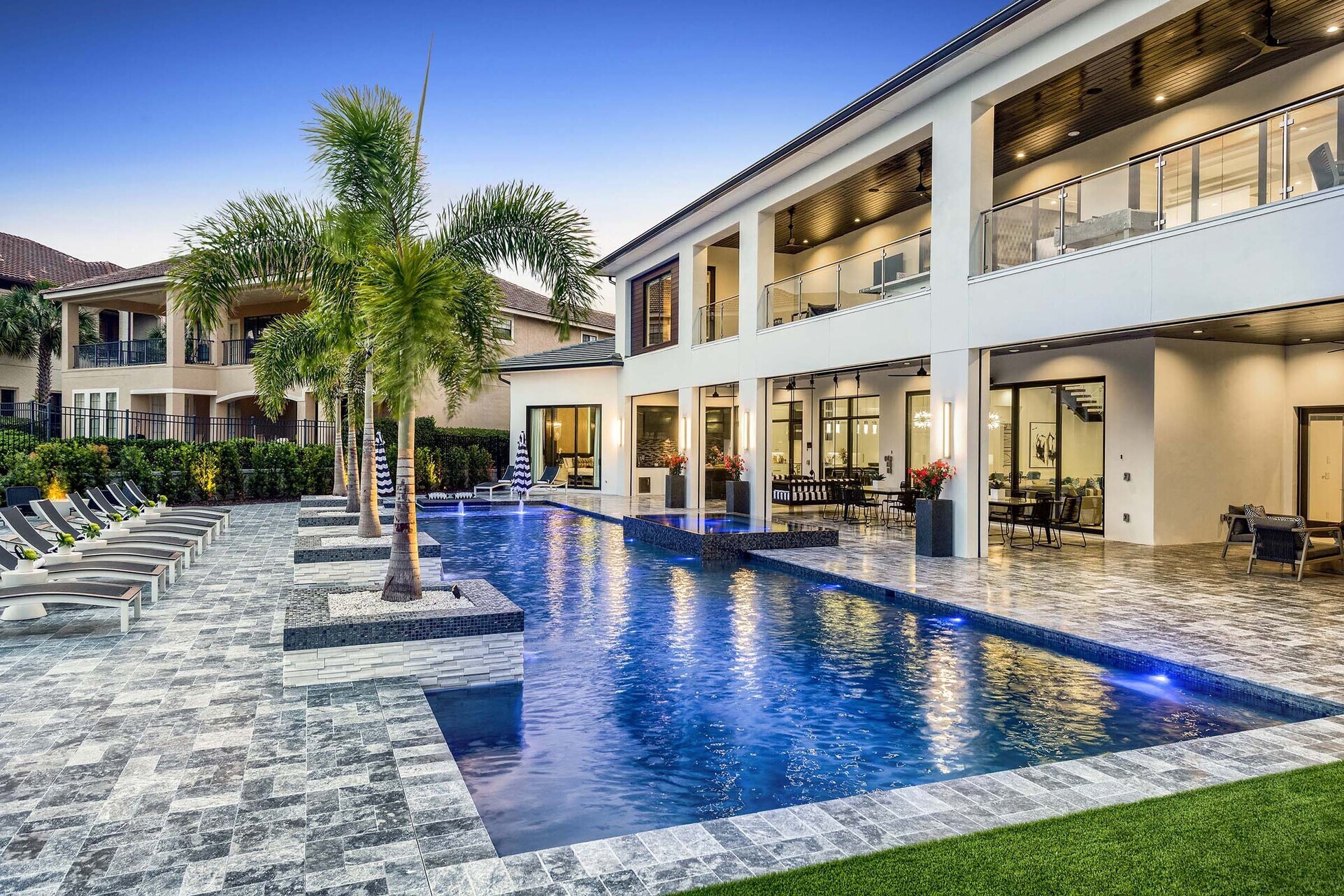 5 Star Villa Aurelius – A Golden Grand Residence