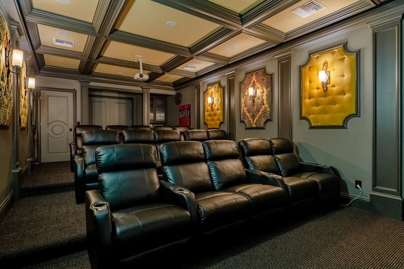 Plenty of spacious seating for up to 15 guests