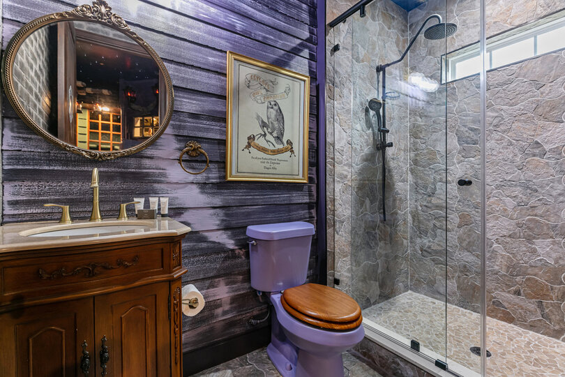 En-suite bathroom with walk in shower.