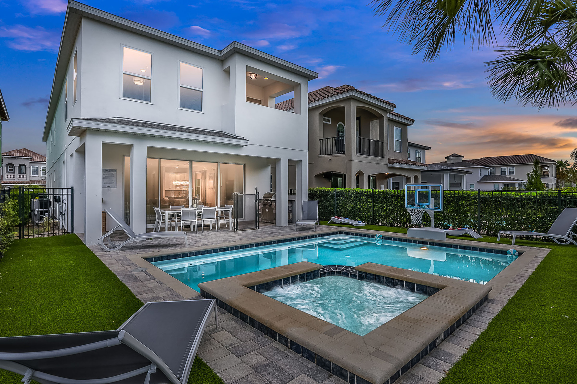 Magic at Reunion is an inviting 5-bedroom, 5.5-bathroom retreat, perfect for your Orlando vacation