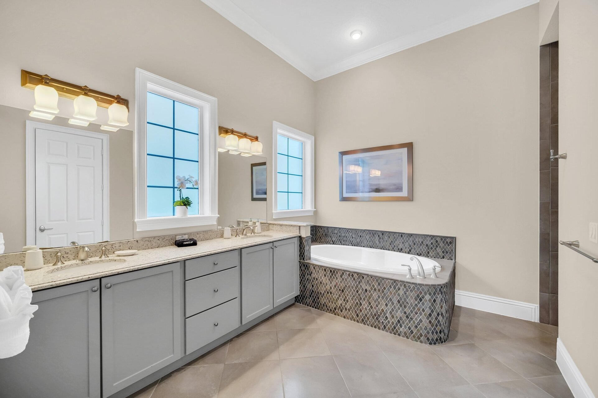 Experience pure relaxation in the en suite, complete with a bathtub for indulgent moments of self-pampering.