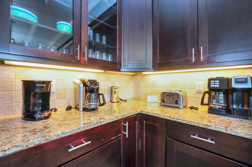 Elegant Oasis: 5 Bed Villa in Orlando,6633