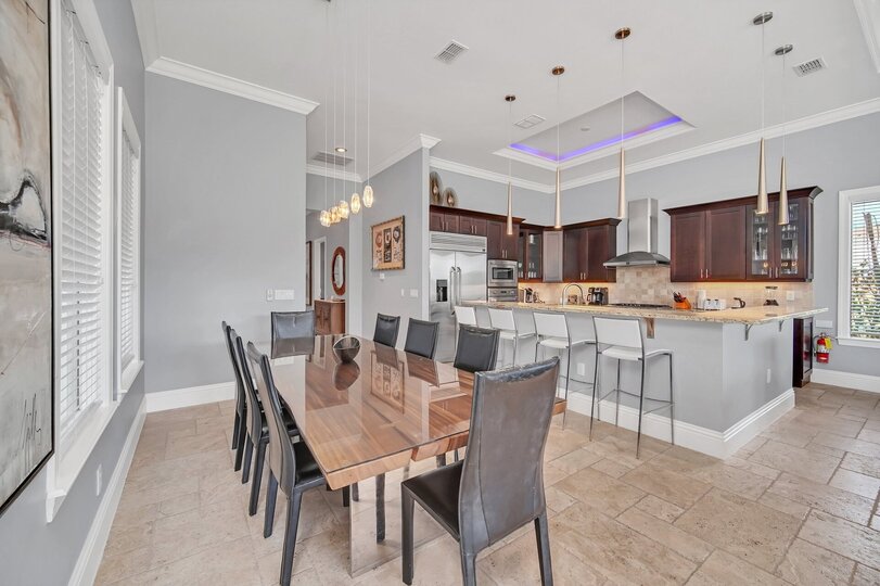 Elegant Oasis: 5 Bed Villa in Orlando,6633