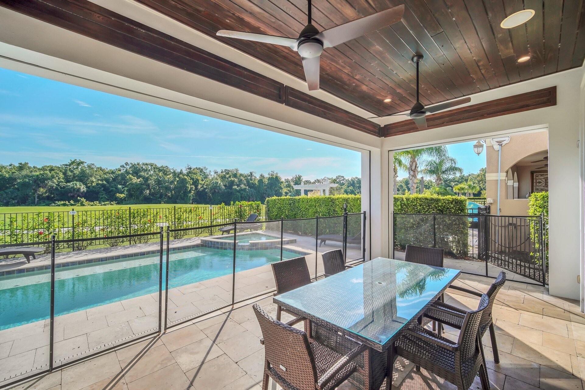 Elegant Oasis: 5 Bed Villa in Orlando,6633