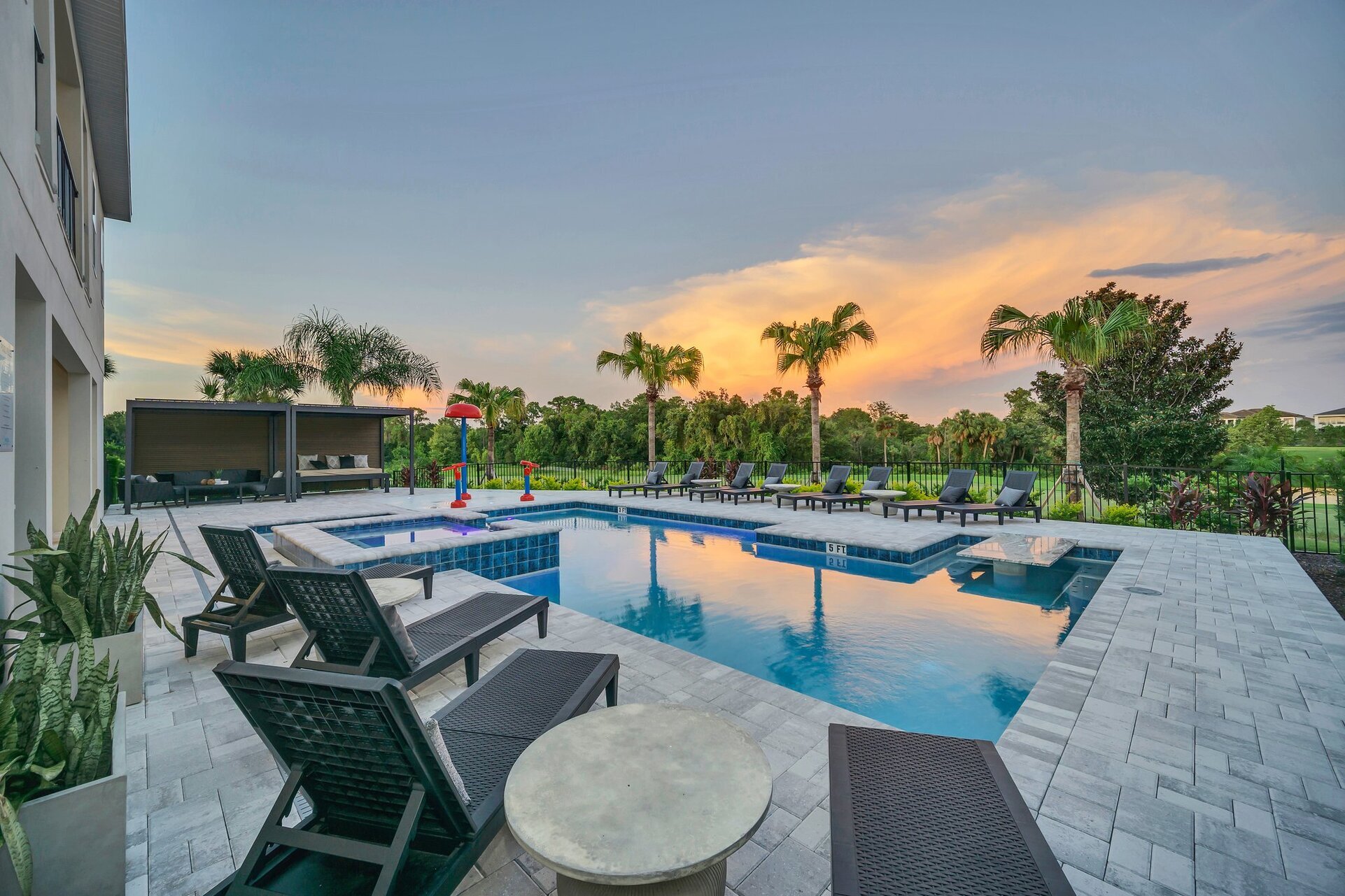 5 Star Villa Gilded Crown – An Icon of Opulent Living
