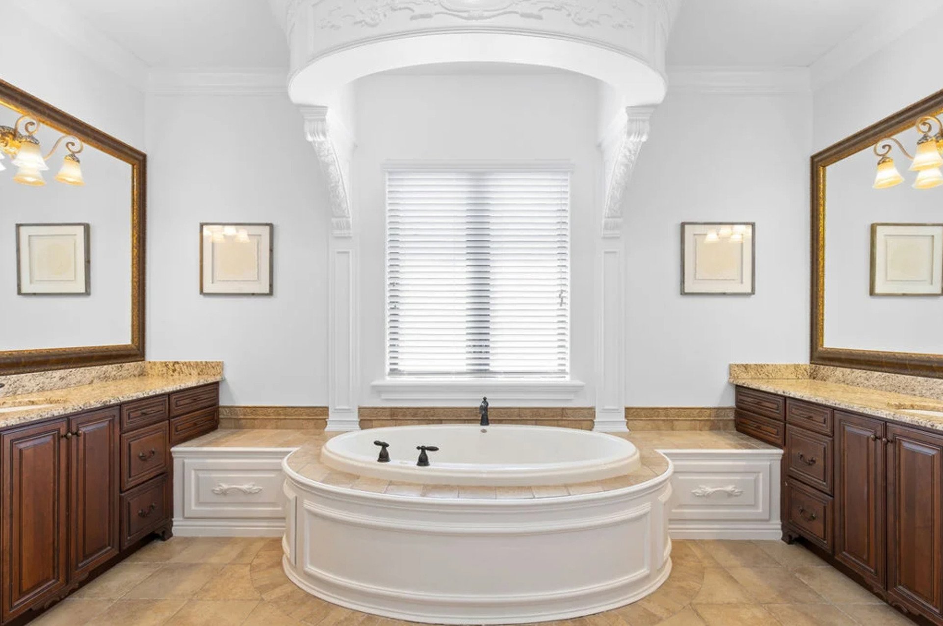 Unwind in the luxurious bath tub, offering a perfect retreat for a relaxing soak at the end of the day