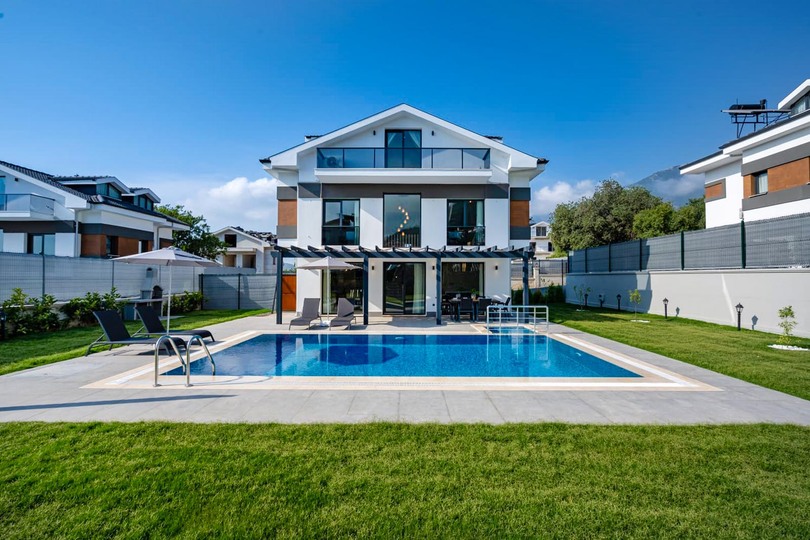 A Private Villa Escape Beneath the Sun 1030