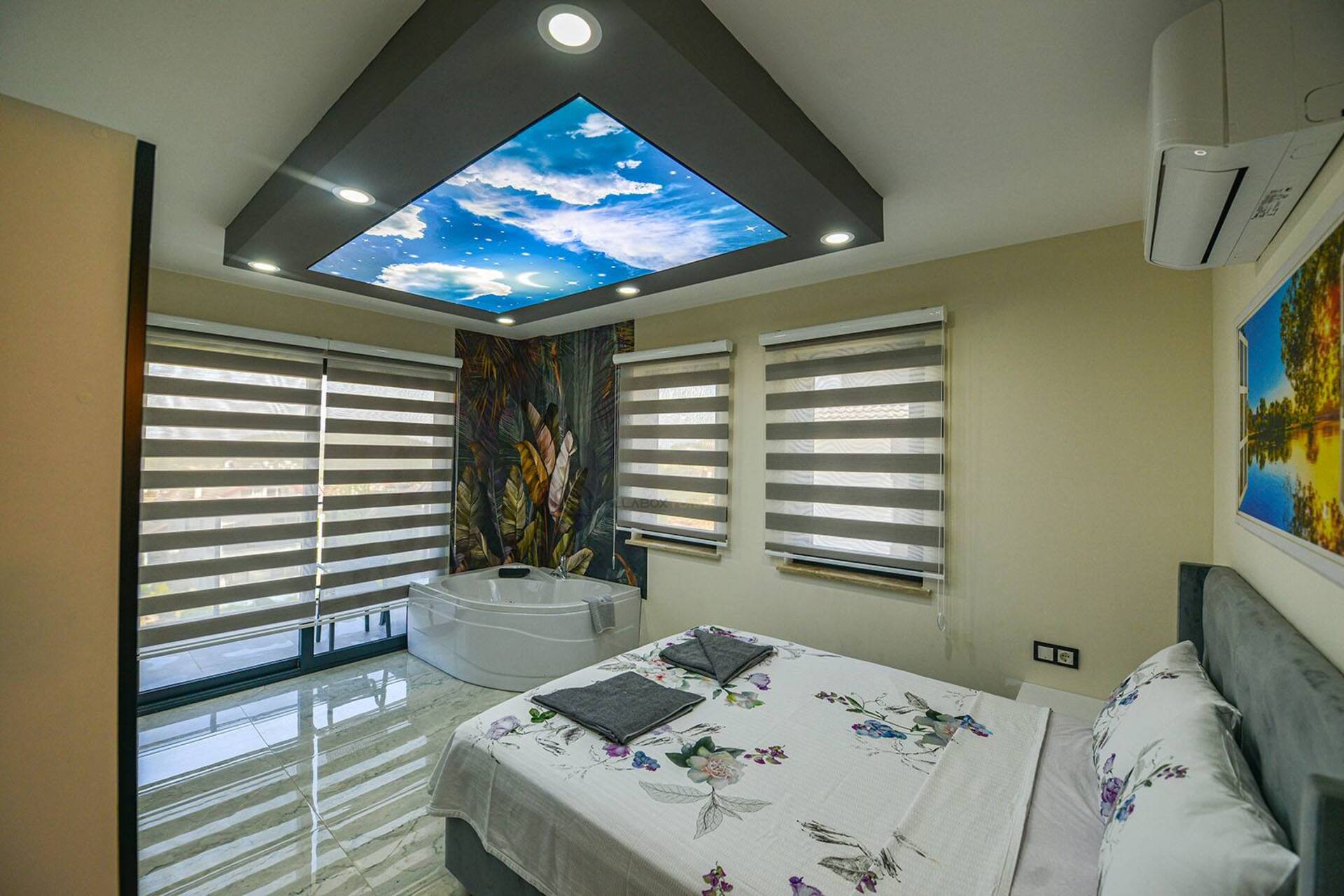 A Home Designed for Summer Living 1038