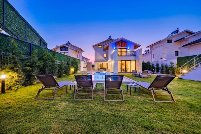 A Home That Feels Like a Holiday 1048
