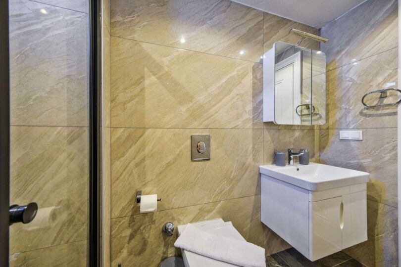 A Home That Feels Like a Holiday 1048